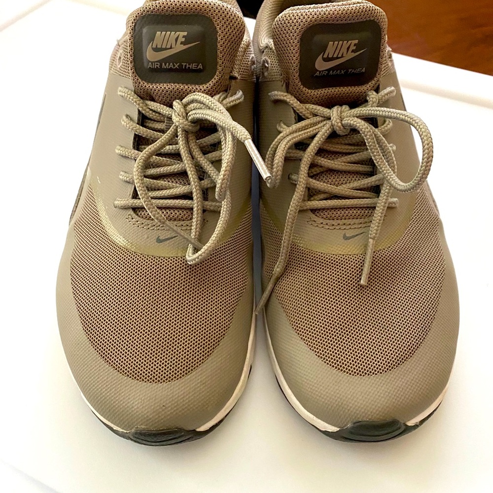 Nike Women’s AirMax Theta size 8.5